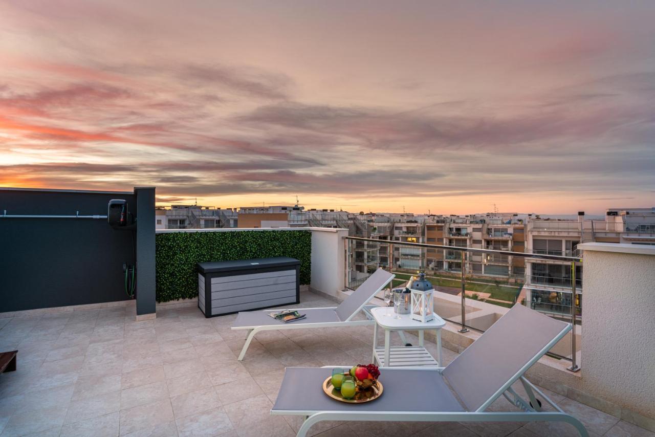 Ferienwohnung La Zenia Cocoon - Luxury Penthouse With Jacuzzi, 2 Pools, Indoor Heated Pool, Sauna, Gym, Playstation Dehesa de Campoamor  Exterior foto