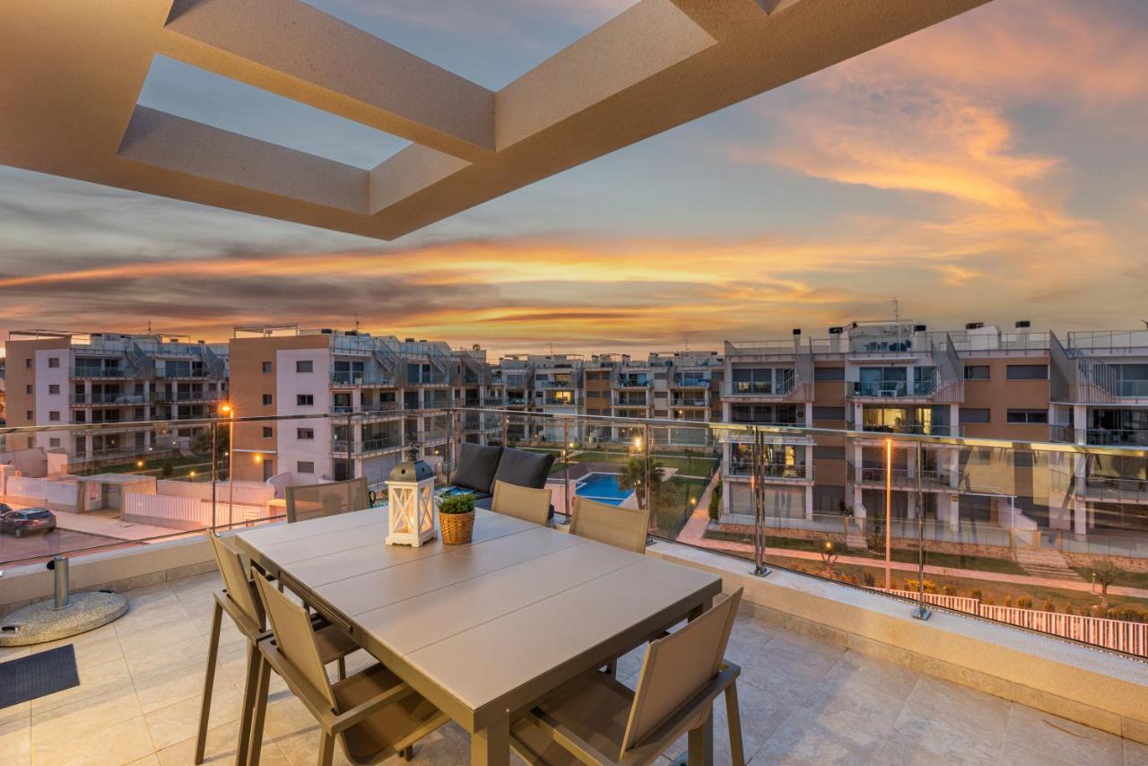 Ferienwohnung La Zenia Cocoon - Luxury Penthouse With Jacuzzi, 2 Pools, Indoor Heated Pool, Sauna, Gym, Playstation Dehesa de Campoamor  Exterior foto