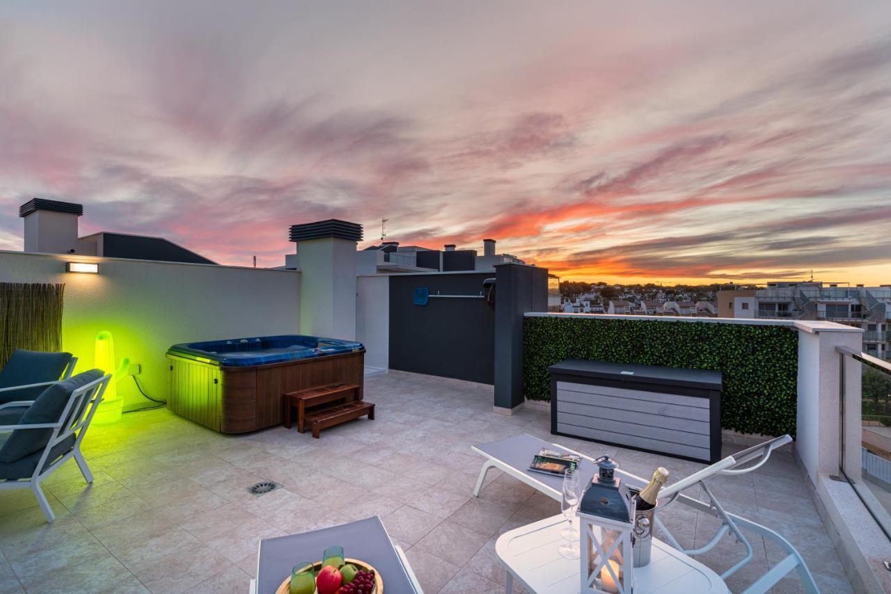 Ferienwohnung La Zenia Cocoon - Luxury Penthouse With Jacuzzi, 2 Pools, Indoor Heated Pool, Sauna, Gym, Playstation Dehesa de Campoamor  Exterior foto