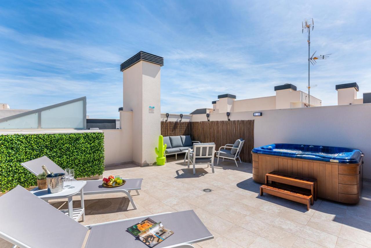 Ferienwohnung La Zenia Cocoon - Luxury Penthouse With Jacuzzi, 2 Pools, Indoor Heated Pool, Sauna, Gym, Playstation Dehesa de Campoamor  Exterior foto