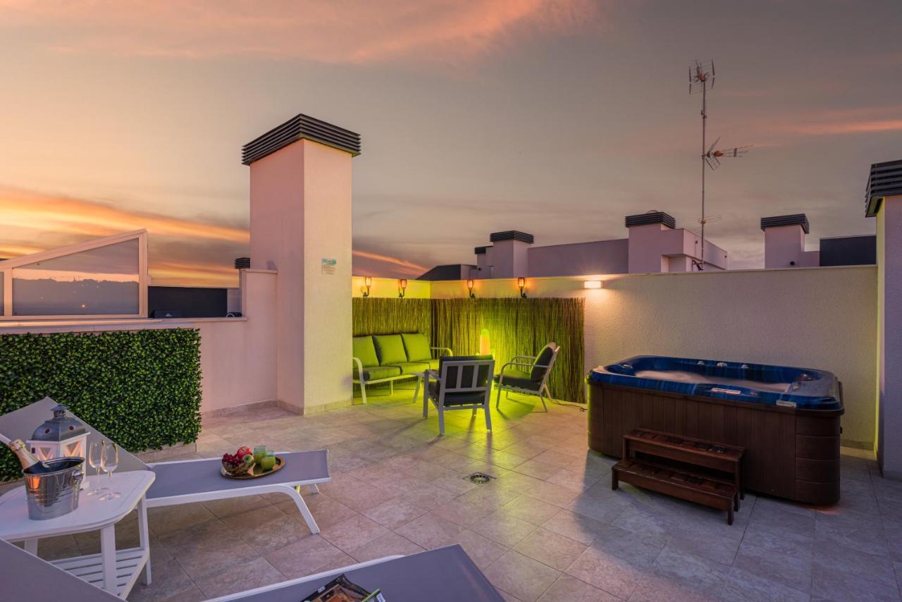 Ferienwohnung La Zenia Cocoon - Luxury Penthouse With Jacuzzi, 2 Pools, Indoor Heated Pool, Sauna, Gym, Playstation Dehesa de Campoamor  Exterior foto